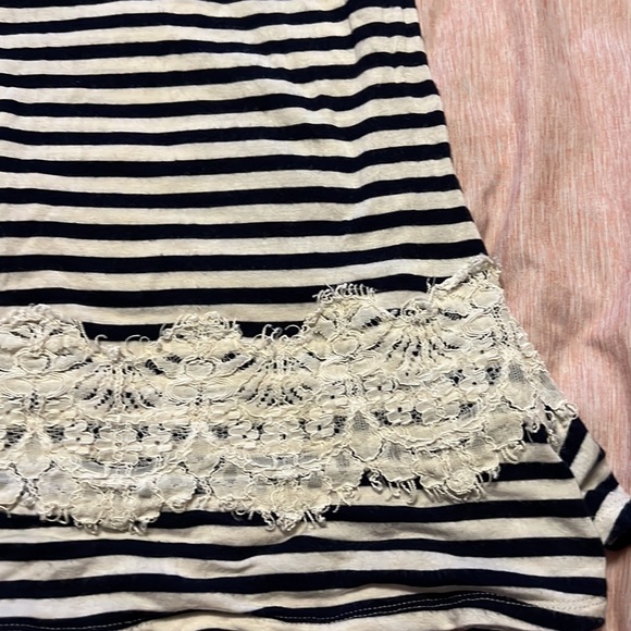 Excellent Used Condition Xhilaration Navy and Cream striped tank top in medium - Picture 4 of 6